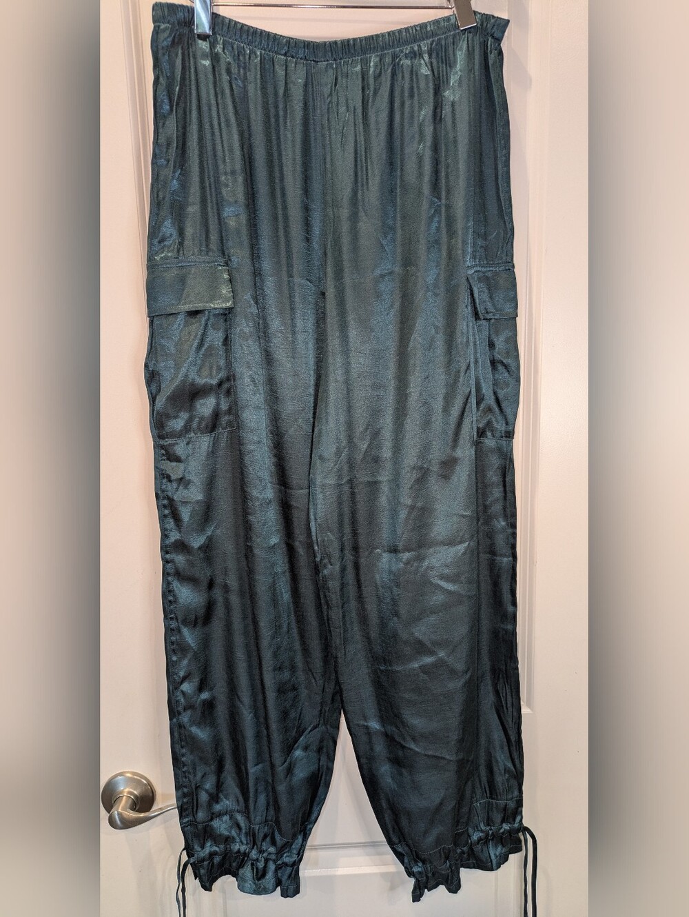 Victoria's Secret Satin Cargo Jogger Pants Green Shimmer Elastic Hem Medium Y2K - Picture 2 of 10